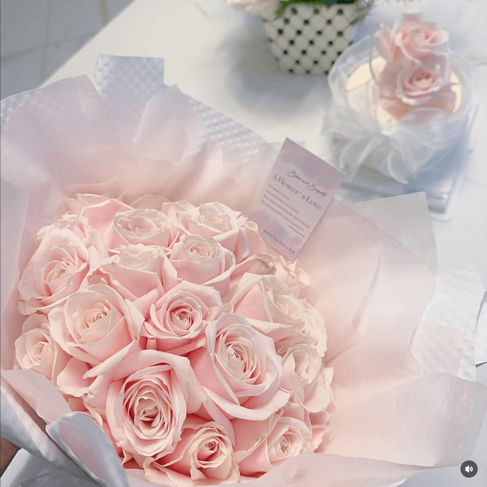 6 inch cake and 29 stems rose bouquet